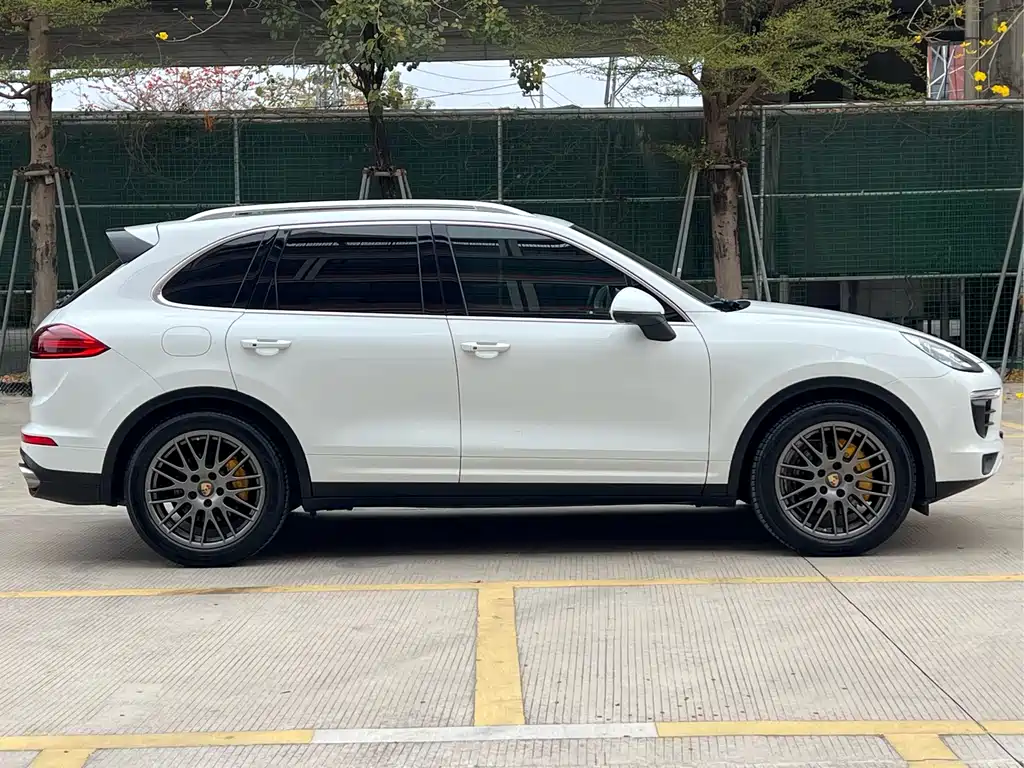 Porsche Cayenne 2016 — фото 2