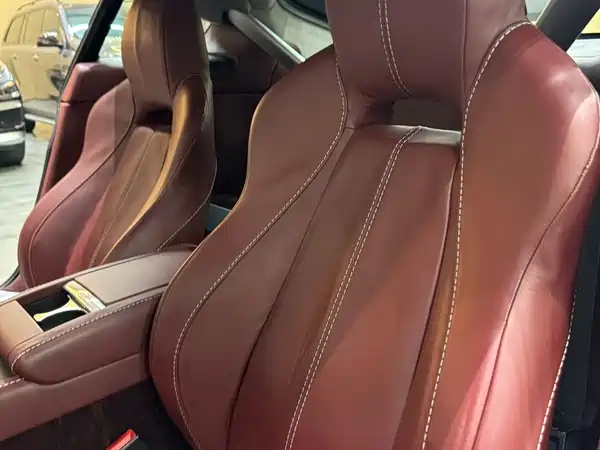 Aston Martin V8 Vantage 2015
