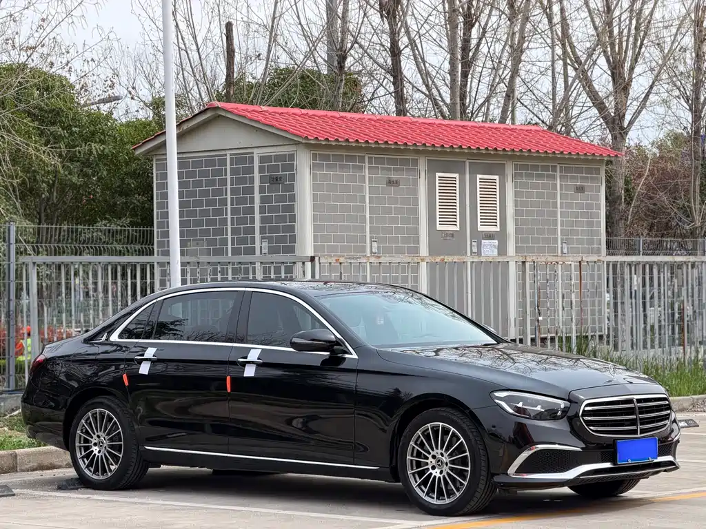 Mercedes-Benz E-Class 2023 — фото 3