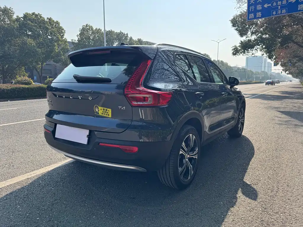 Volvo XC40 2021 — фото 5
