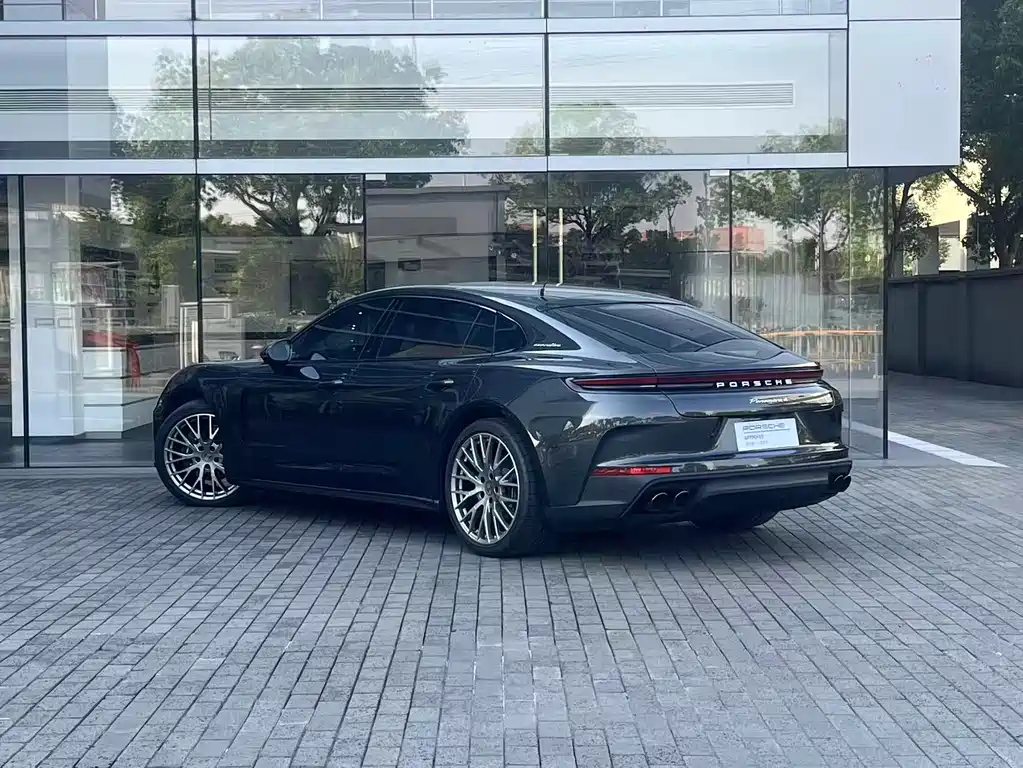 Porsche Panamera 2025 — фото 3