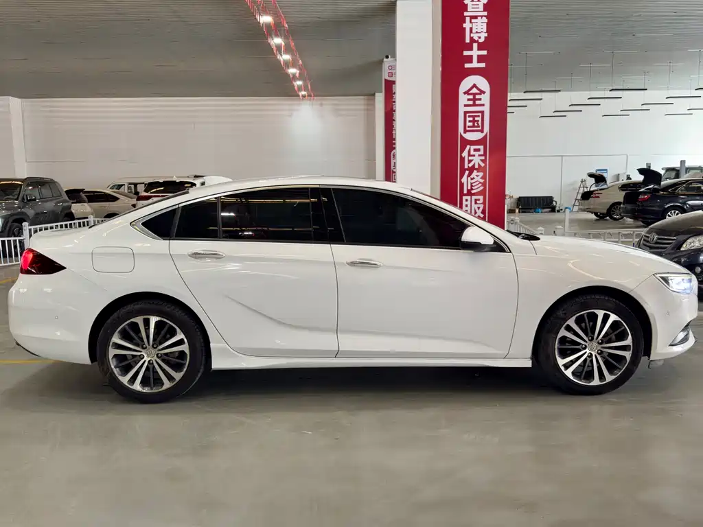 Buick Regal 2017 — фото 10