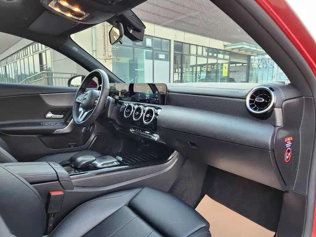 Mercedes-Benz A-Class 2021 — фото 13
