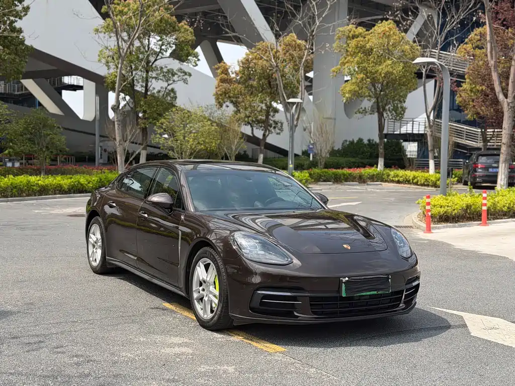 Porsche Panamera Hybrid 2018 — фото 3