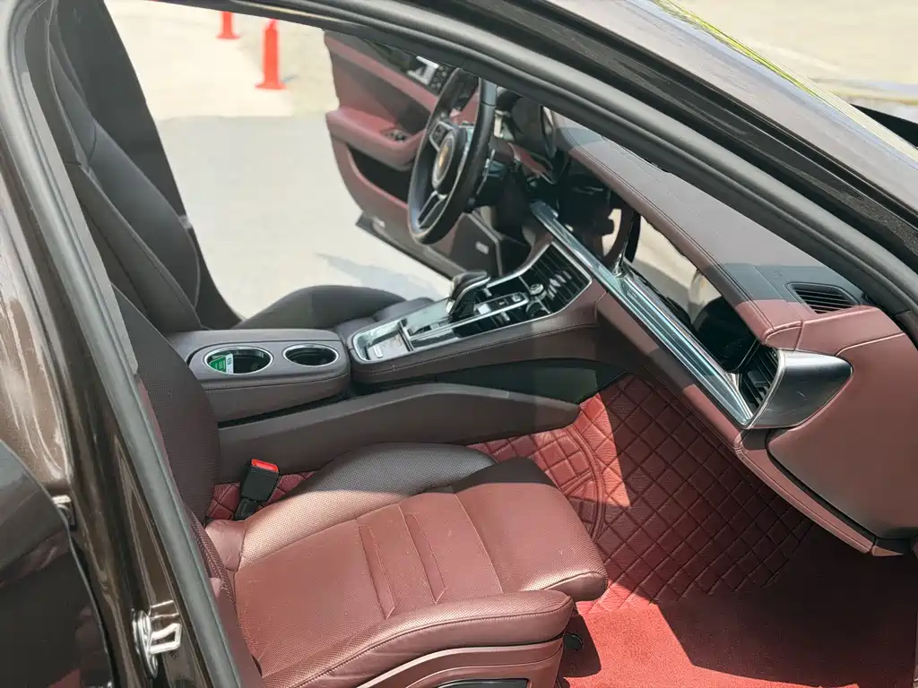Porsche Panamera Hybrid 2018 — фото 10