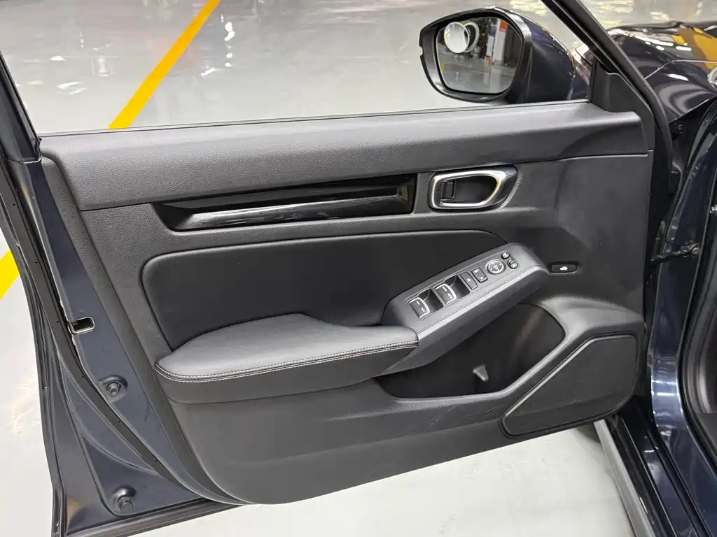Honda Civic 2023 — фото 16
