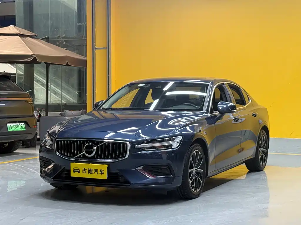 Volvo S60 2022