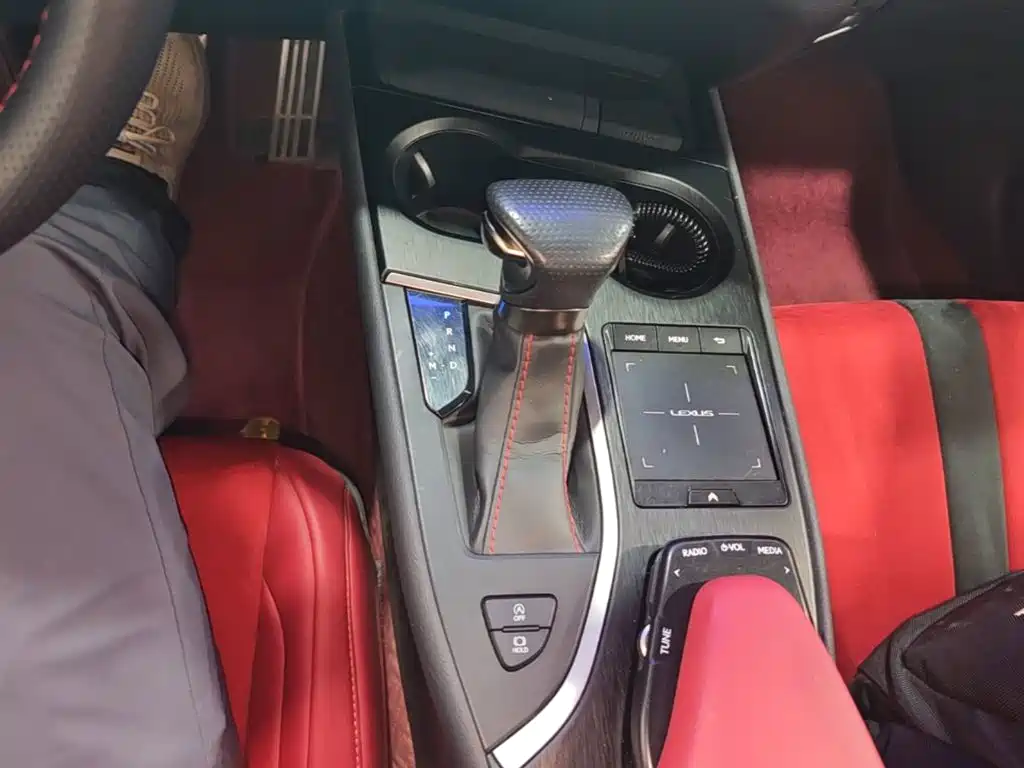 Lexus UX 2021 — фото 14