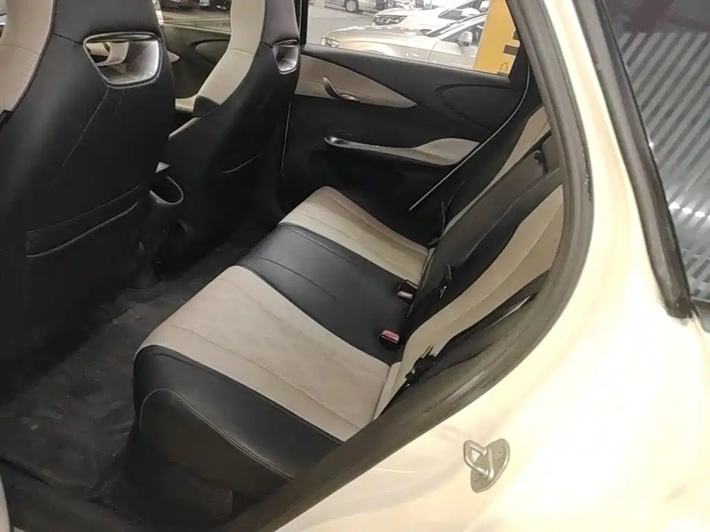BYD Dolphin 2023 — фото 17