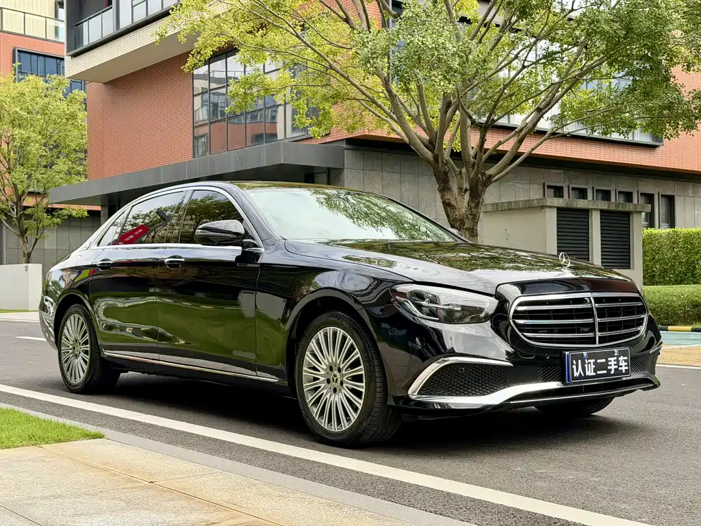 Mercedes-Benz E-Class 2022 — фото 3
