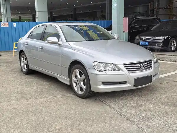 Toyota Reiz 2010