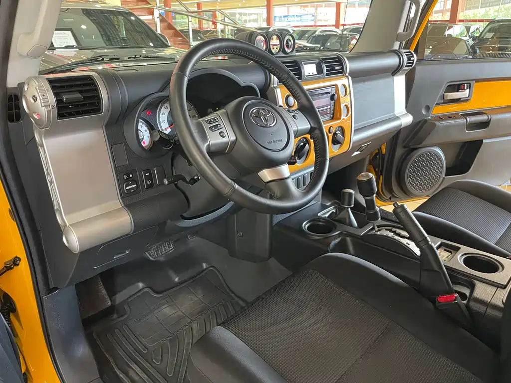Toyota FJ Cruiser 2019 — фото 10