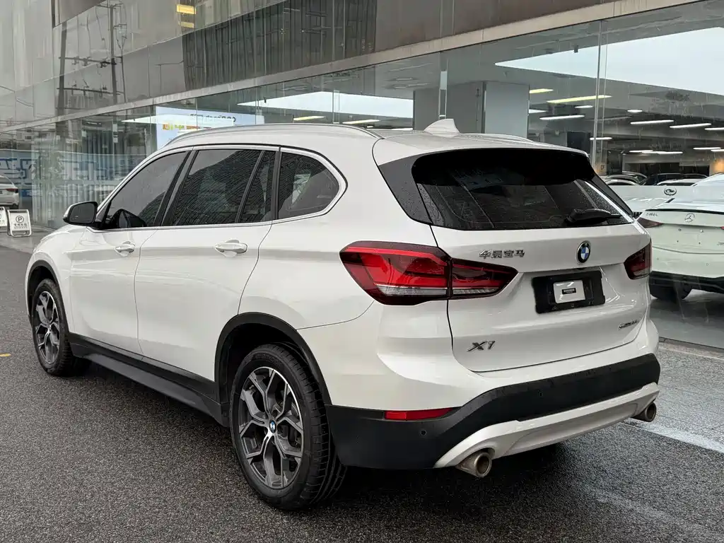 BMW X1 2021 — фото 5