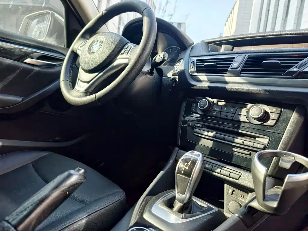 BMW X1 2016 — фото 14
