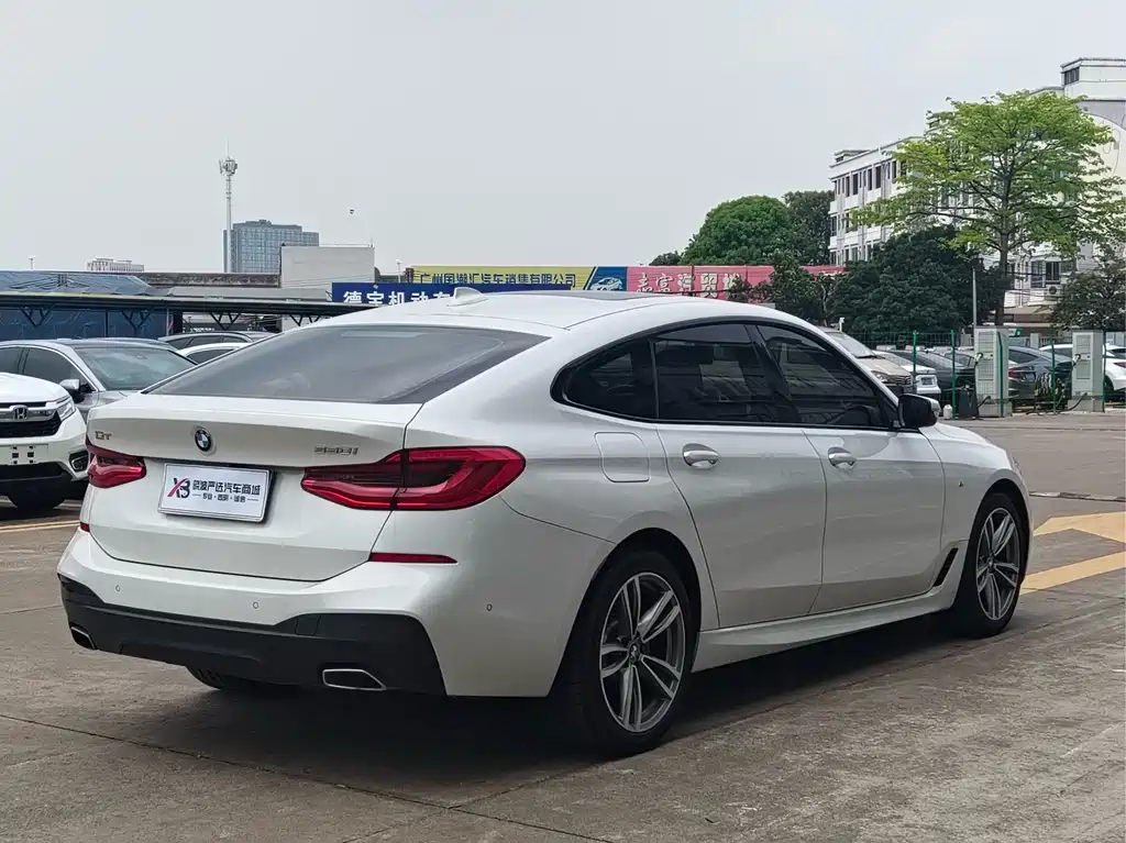 BMW 6 Series GT 2019 — фото 6