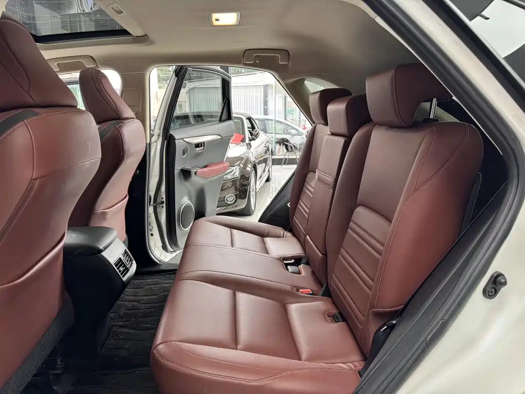 Lexus NX 2015 — фото 10