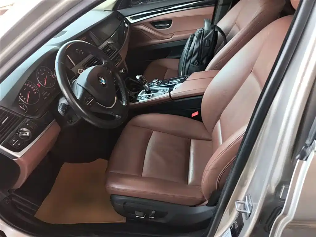 BMW 5 Series 2017 — фото 15