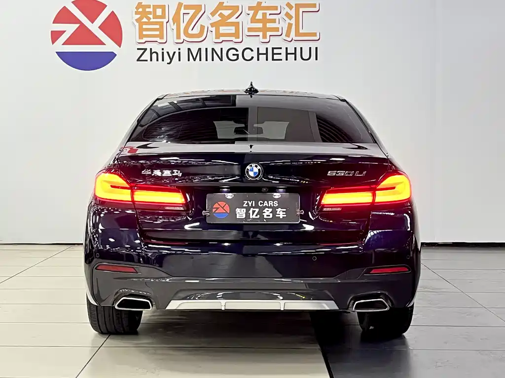 BMW 5 Series 2022 — фото 11