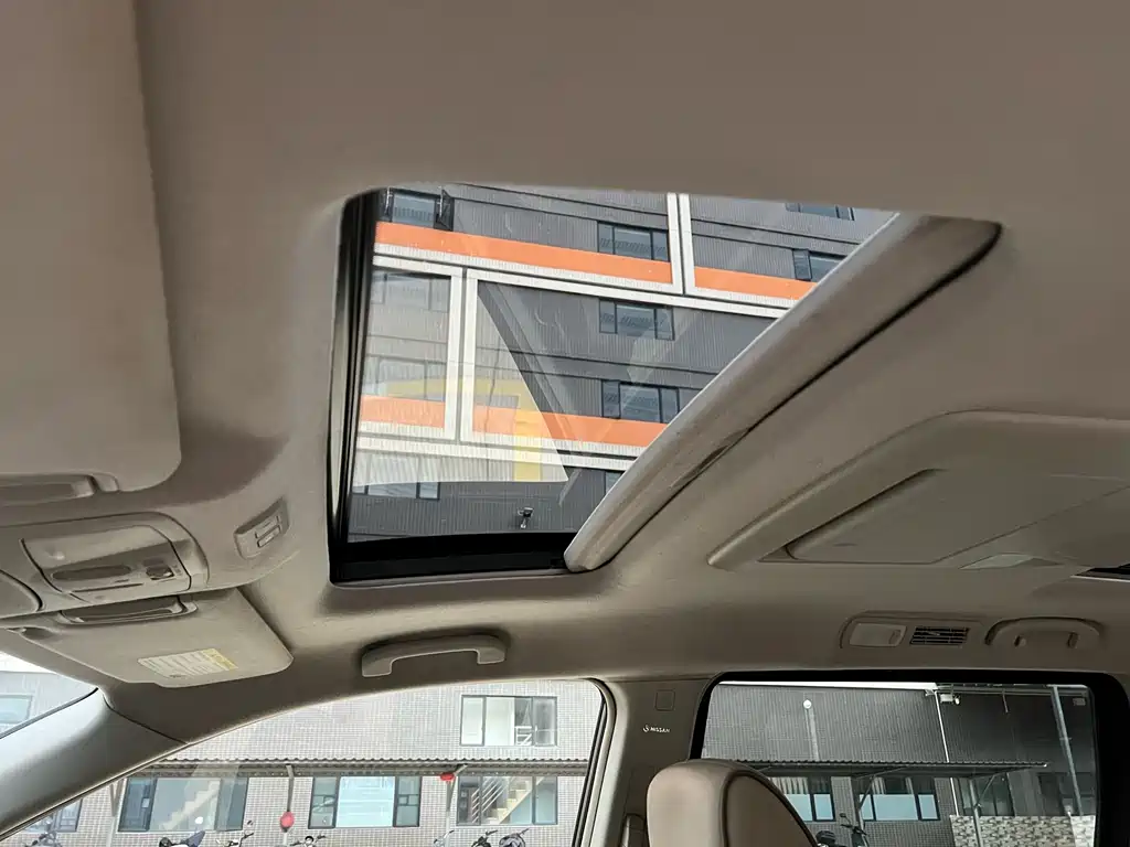 Nissan Quest 2014 — фото 13