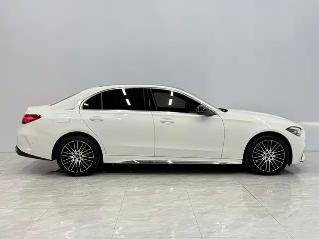 Mercedes-Benz C-Class 2023 — фото 20