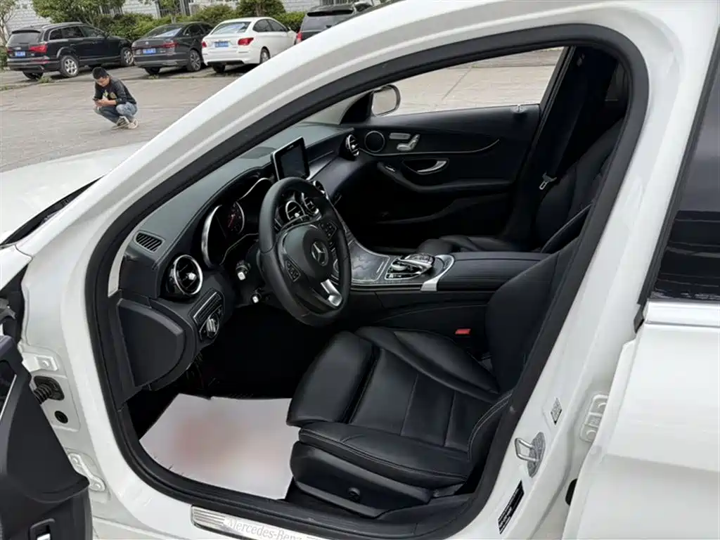 Mercedes-Benz C-Class 2018 — фото 12