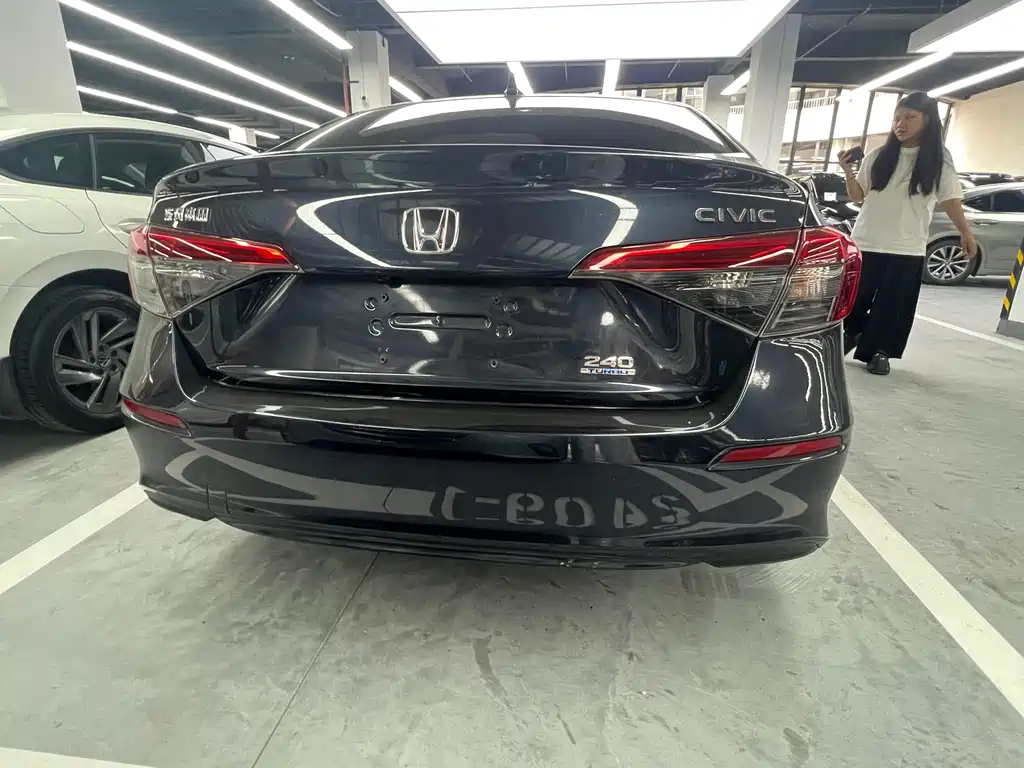 Honda Civic 2024 — фото 10