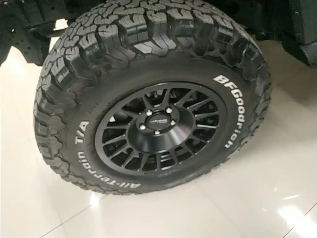 Jeep Wrangler 2020 — фото 23