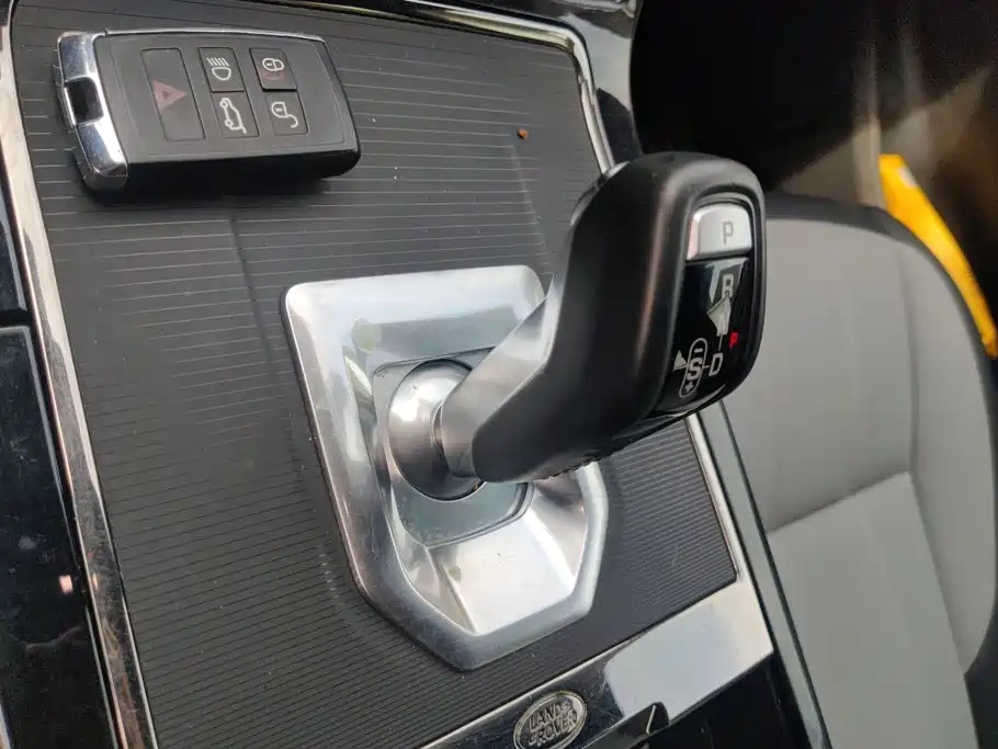 Land Rover Range Rover Evoque 2020 — фото 16