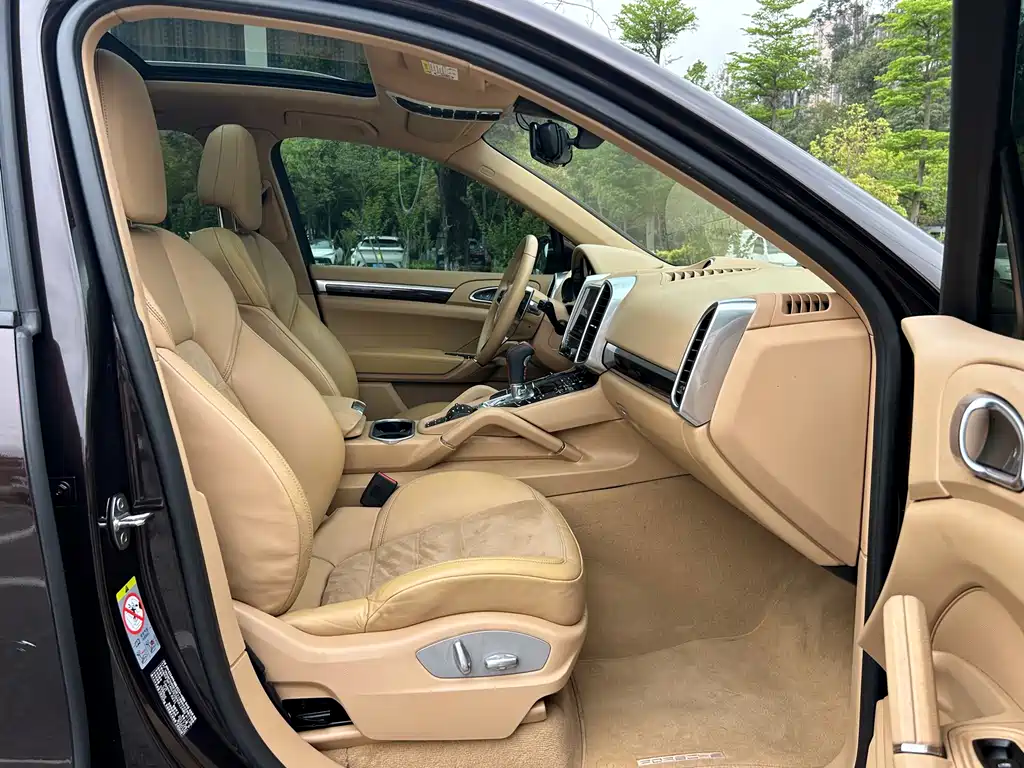 Porsche Cayenne 2017 — фото 19