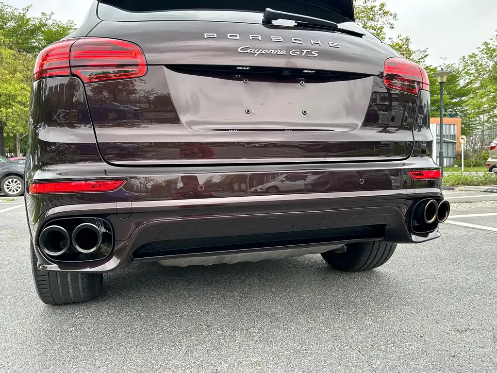 Porsche Cayenne 2017 — фото 12