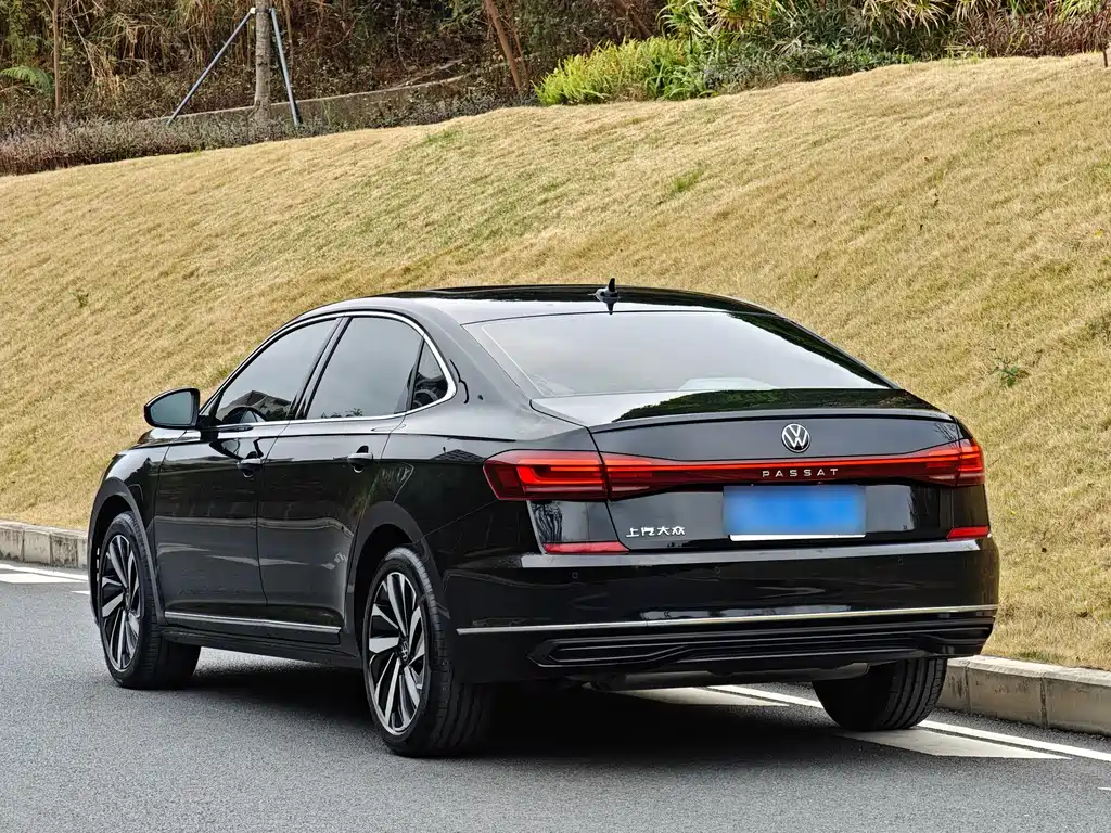 Volkswagen Passat 2025 — фото 7