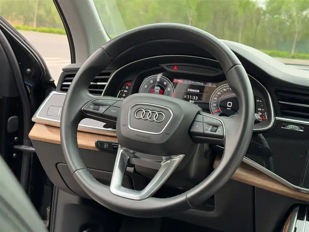 Audi Q7 2023 — фото 12