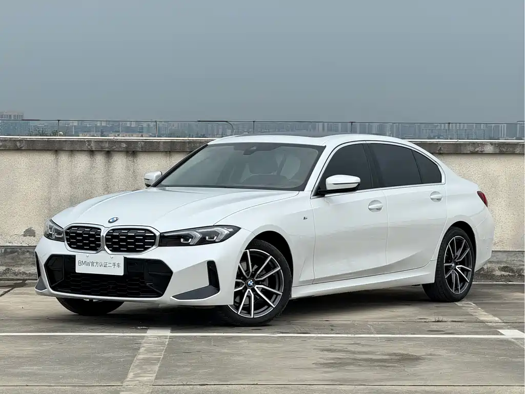 BMW 3 Series 2023 — фото 1