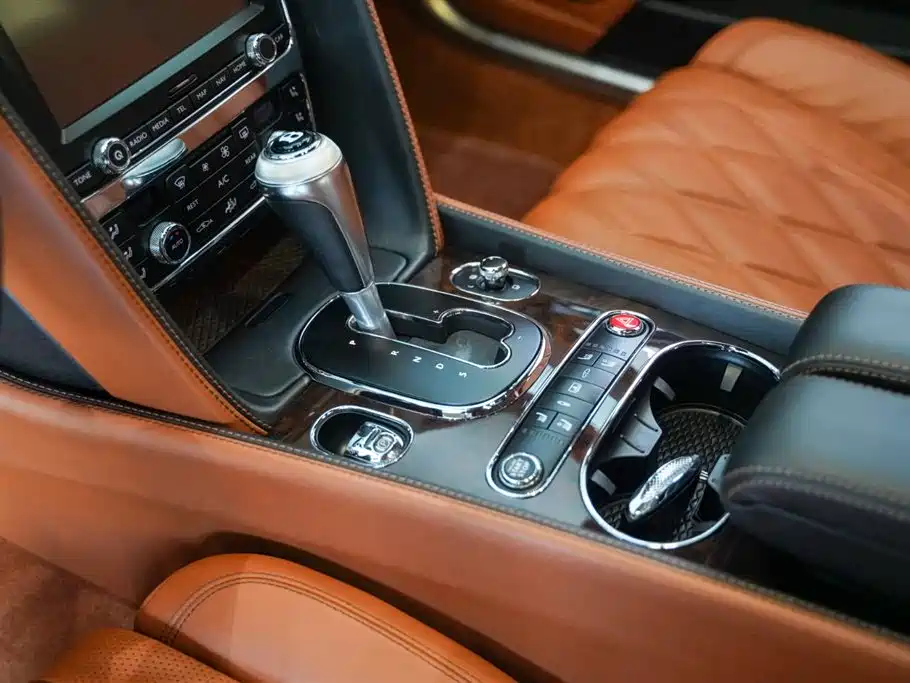 Bentley Flying Spur 2016 — фото 14