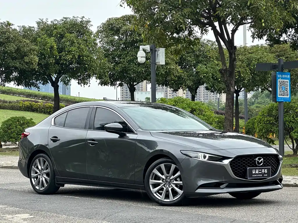 Mazda 3 Axela 2020 — фото 3