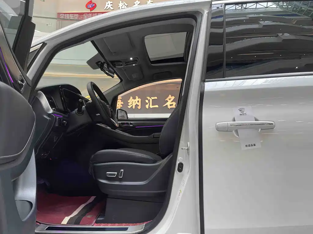 GAC Motor Trumpchi M8 2023 — фото 10