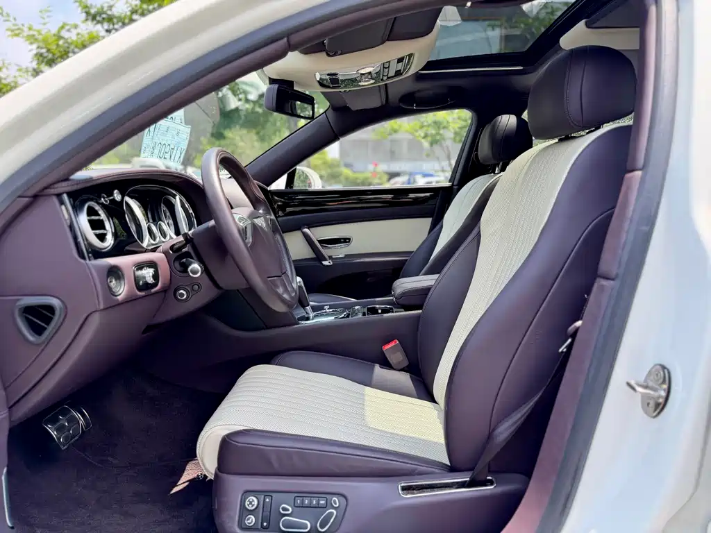 Bentley Flying Spur 2020 — фото 12