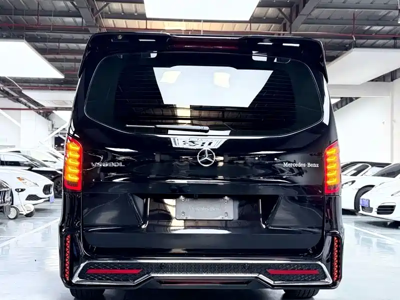 Mercedes-Benz Vito 2023 — фото 13