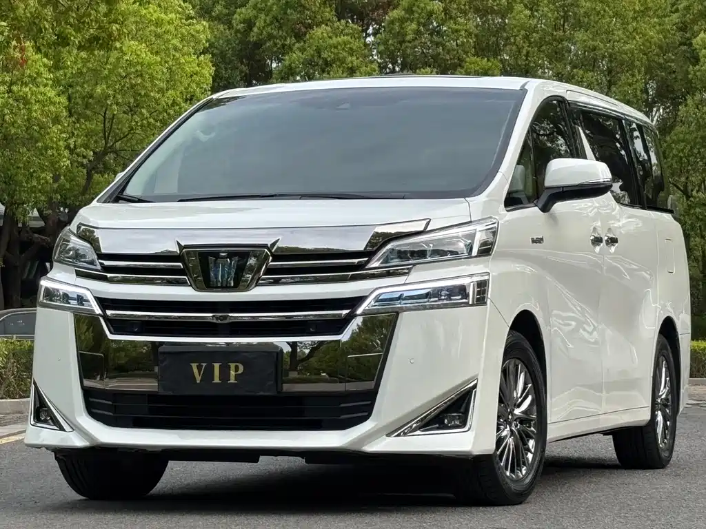 Toyota Vellfire 2023 — фото 1