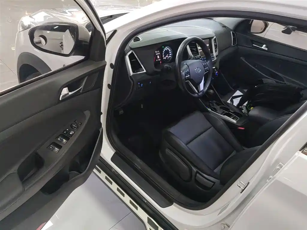 Hyundai Tucson 2016 — фото 16