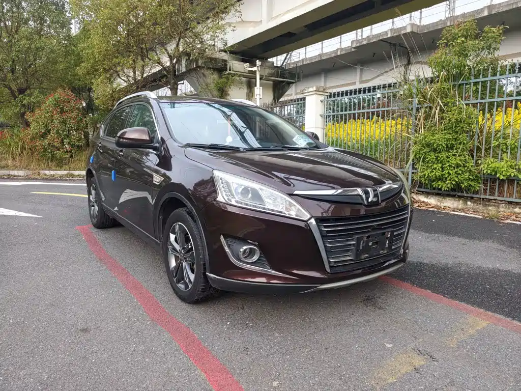 Luxgen You6 SUV 2016 — фото 24