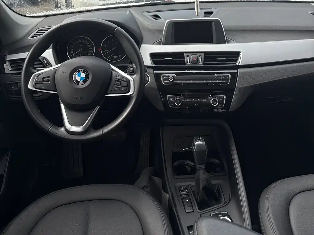 BMW X1 2017 — фото 9