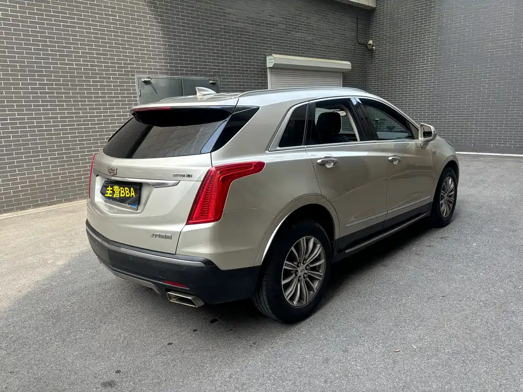 Cadillac XT5 2017 — фото 17