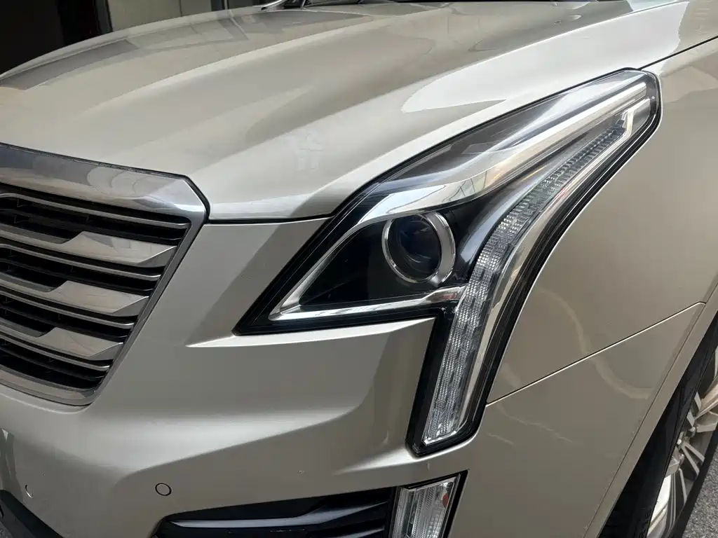Cadillac XT5 2017 — фото 4