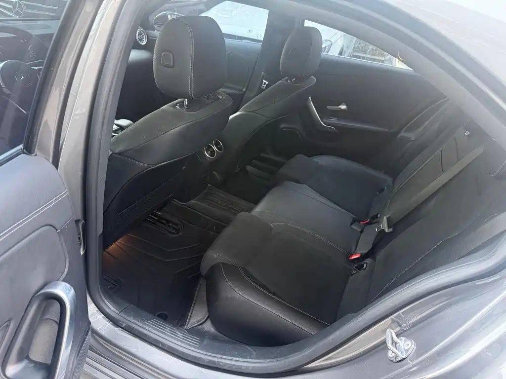 Mercedes-Benz A-Class 2023 — фото 7