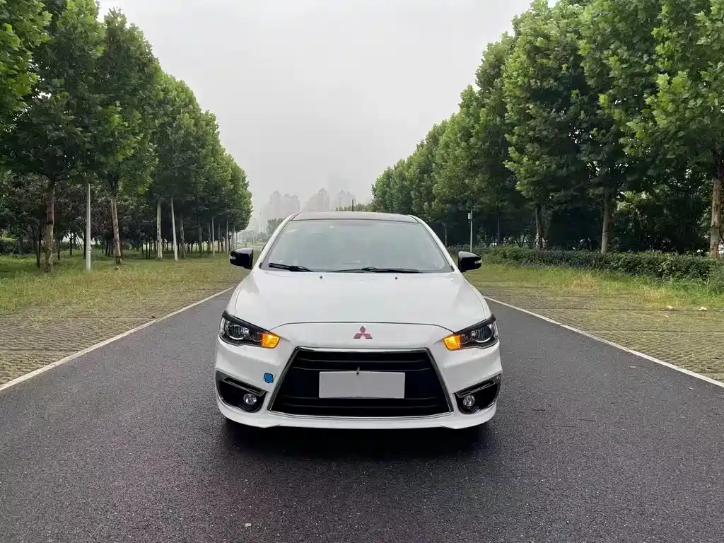 Mitsubishi Lancer EX 2013 — фото 2