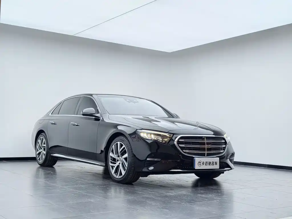 Mercedes-Benz E-Class 2025 — фото 3
