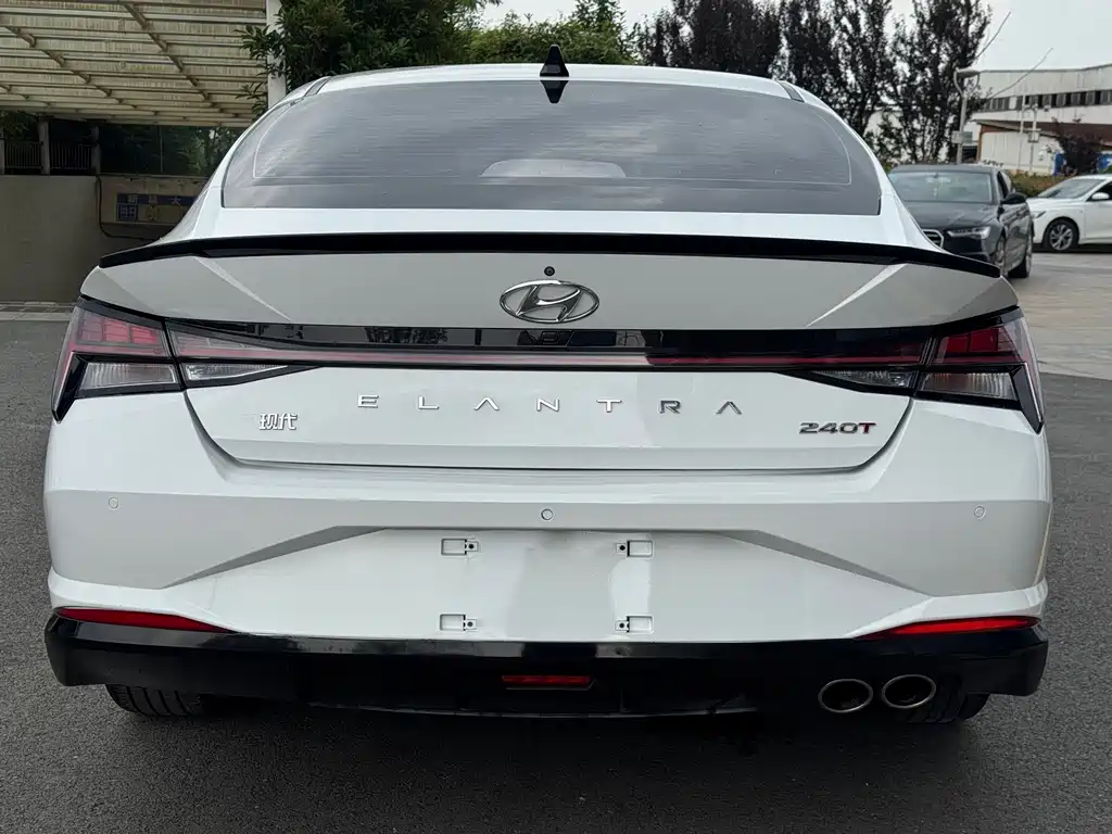 Hyundai Elantra 2022 — фото 24