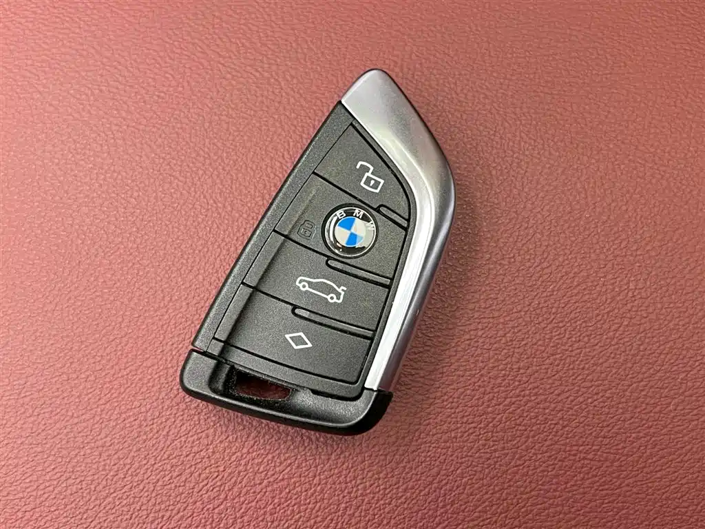 BMW 3 Series 2024 — фото 17