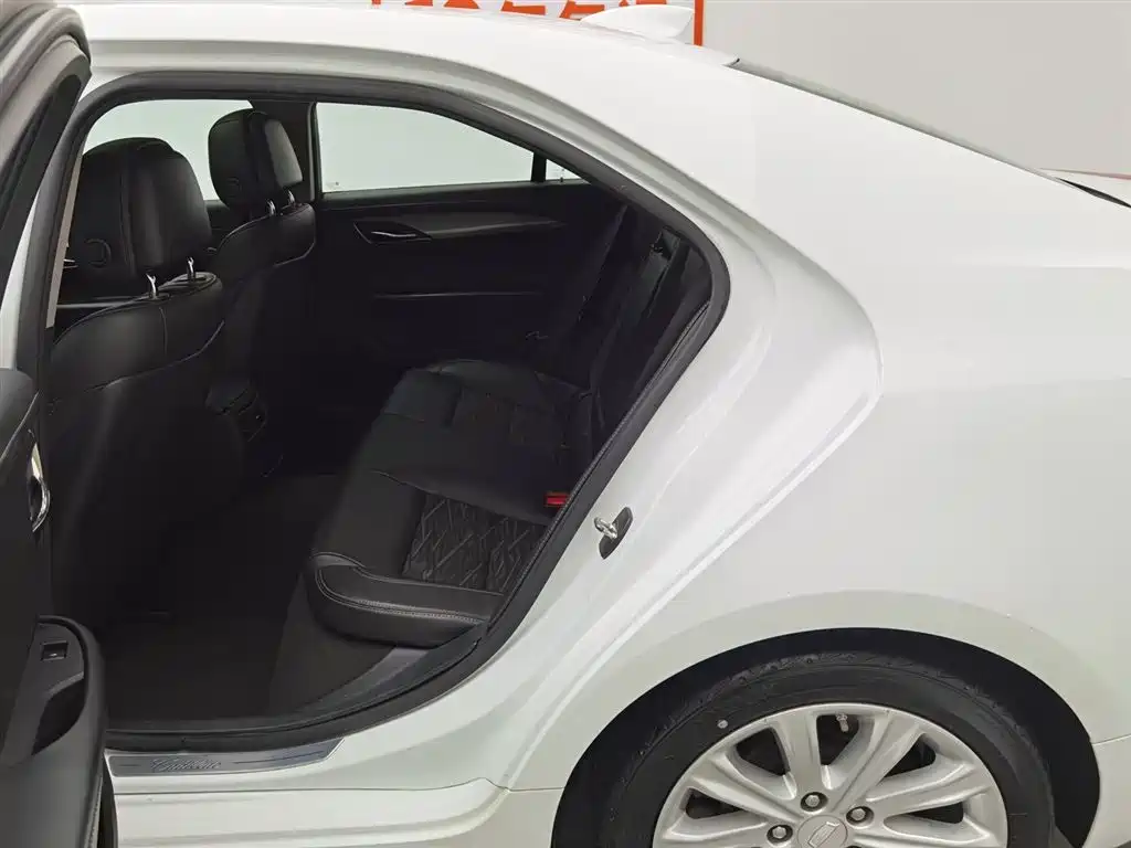 Cadillac ATS-L 2018 — фото 15